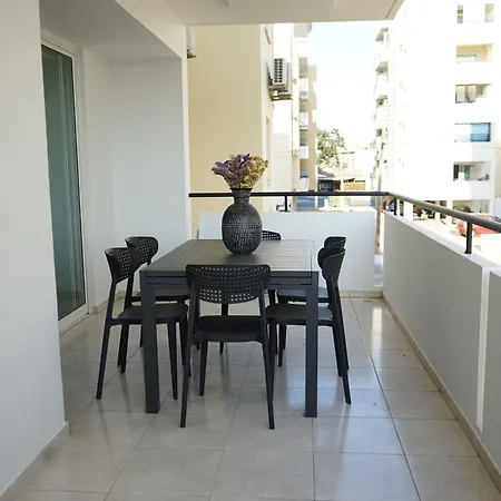 Lazuli Urban Luxury -2 Bedroom With Pool Ларнака