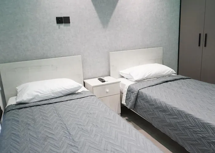 Lazuli Urban Luxury -2 Bedroom With Pool *