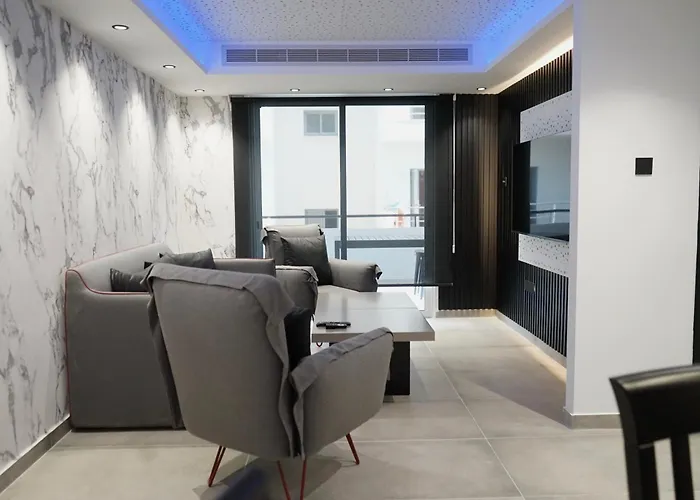 Lazuli Urban Luxury -2 Bedroom With Pool Appartamento