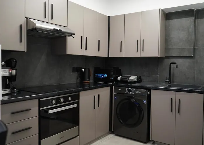 Lazuli Urban Luxury -2 Bedroom With Pool