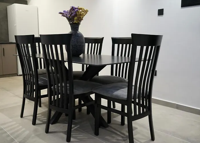 Lazuli Urban Luxury -2 Bedroom With Pool Appartamento Larnaca