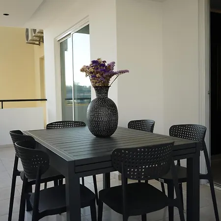 Lazuli Urban Luxury -2 Bedroom With Pool *