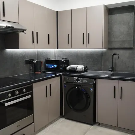 Lazuli Urban Luxury -2 Bedroom With Pool * Λάρνακα