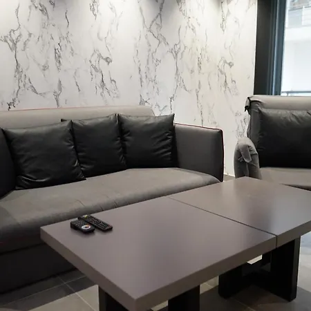 Lazuli Urban Luxury -2 Bedroom With Pool アパート ラルナカ