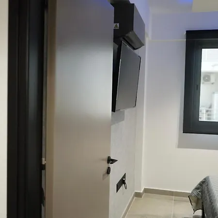 Lazuli Urban Luxury -2 Bedroom With Pool * ラルナカ