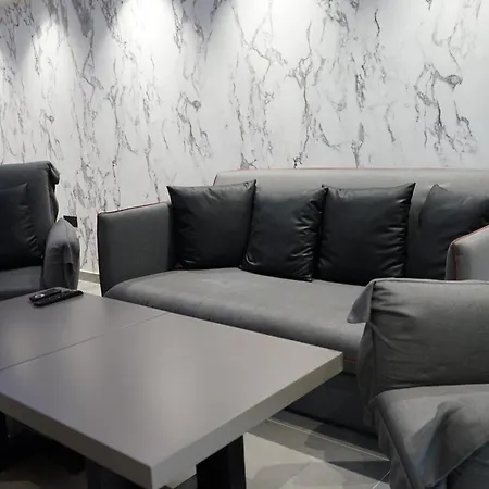 Lazuli Urban Luxury -2 Bedroom With Pool Appartamento