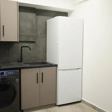 アパート Lazuli Urban Luxury -2 Bedroom With Pool ラルナカ