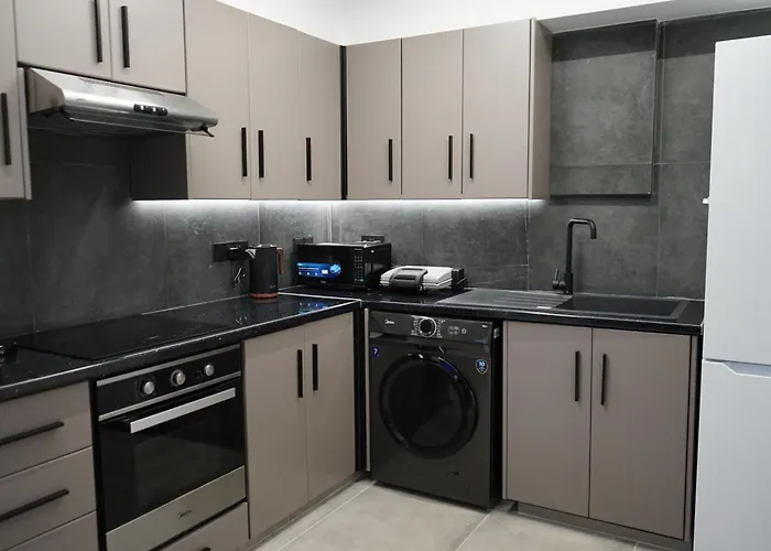 Lazuli Urban Luxury -2 Bedroom With Pool * Larnaca