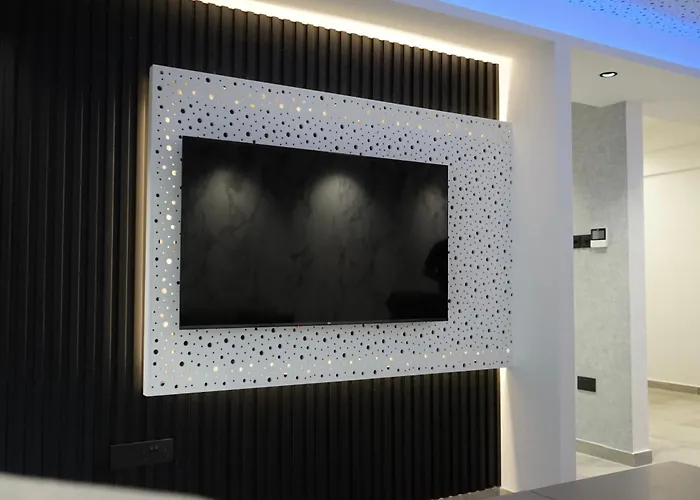 Lazuli Urban Luxury -2 Bedroom With Pool Λάρνακα