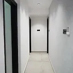 Lazuli Urban Luxury -2 Bedroom With Pool لارنكا